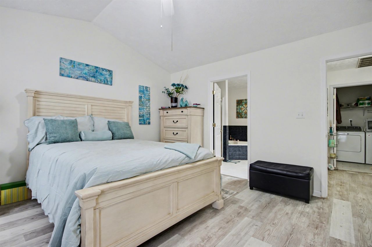 106 Erskine Dr. Photo 21