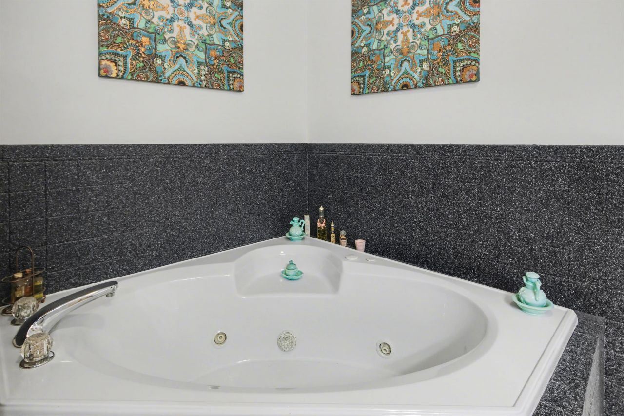 106 Erskine Dr. Photo 24