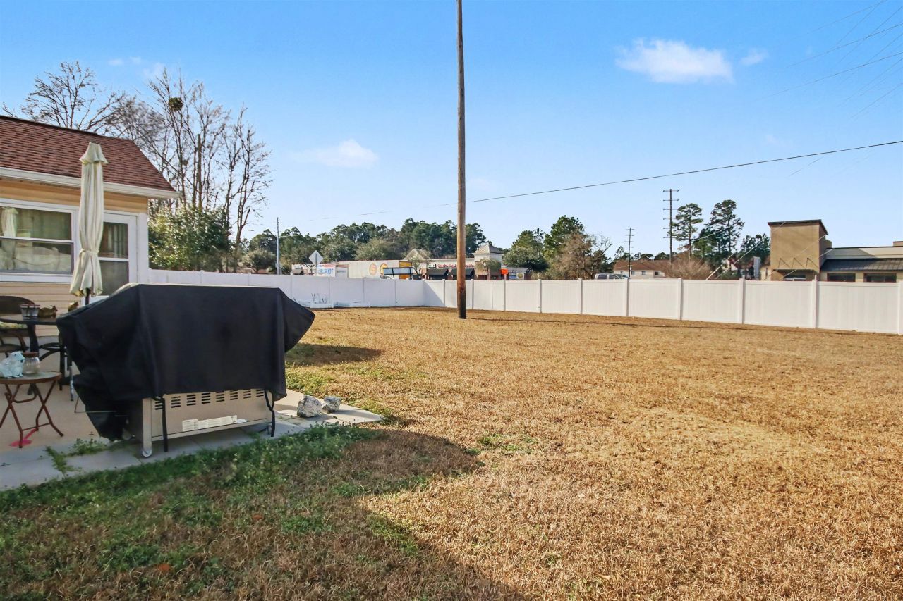 106 Erskine Dr. Photo 32