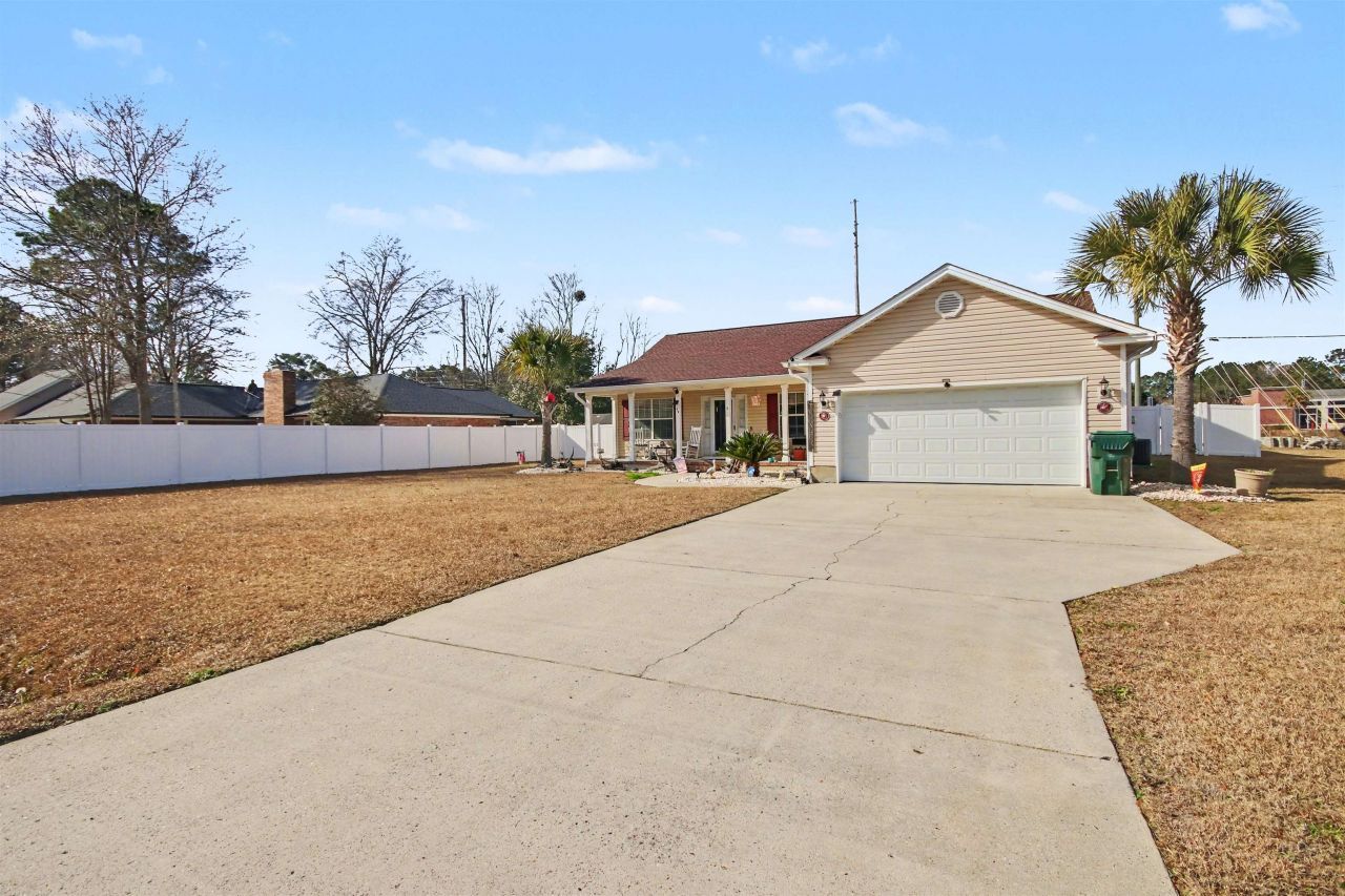 106 Erskine Dr. Photo 4