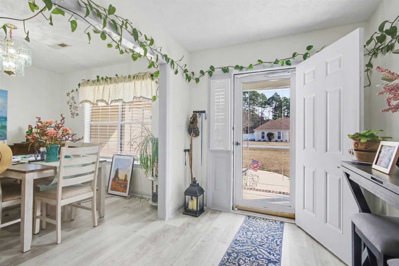 106 Erskine Dr. Photo 6