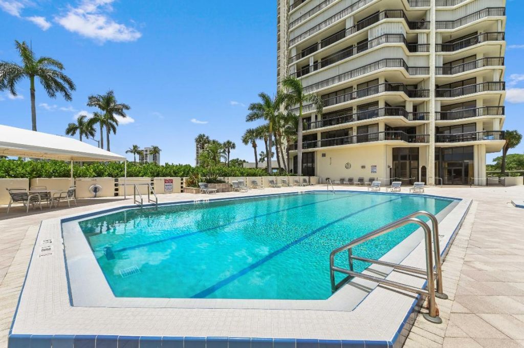 1900 Consulate Place, Unit 406, West Palm Beach, FL 33401 Photo