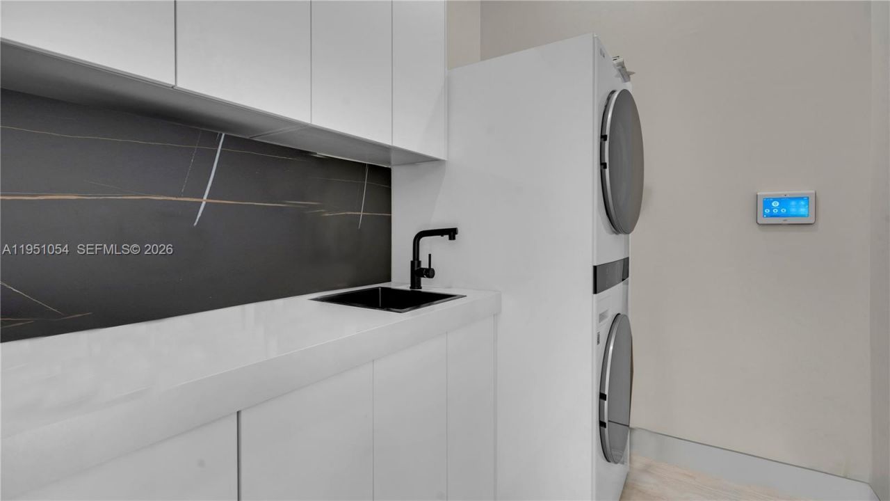 1810 NE 43rd Ct, Oakland Park, FL 33308 Photo