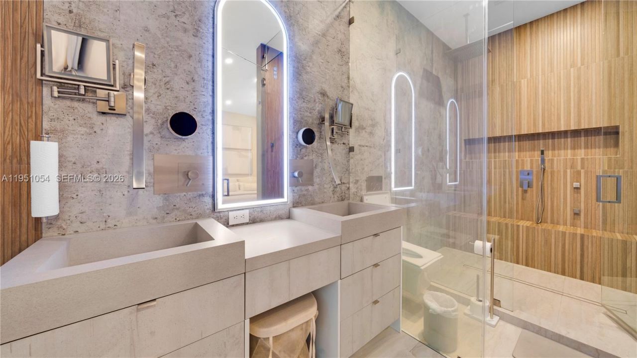 1810 NE 43rd Ct, Oakland Park, FL 33308 Photo