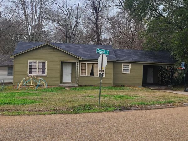 401 Brooklyn Drive, Natchez, MS 39120