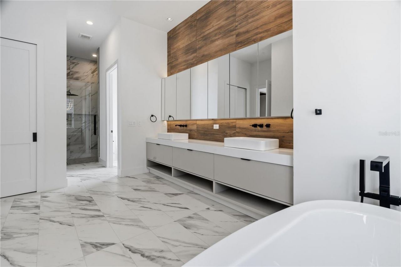 15548 Pendio Drive, Bella Collina, FL 34756 Photo