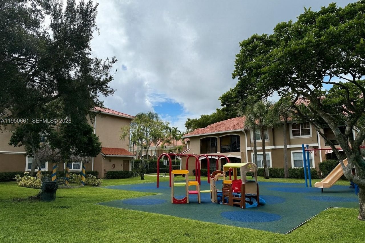 200 SW 117th Ter, Unit 10206, Pembroke Pines, FL 33025 Photo