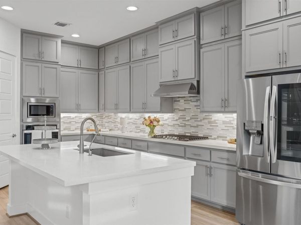 213 Great Lawn BND, Liberty Hill, TX 78642