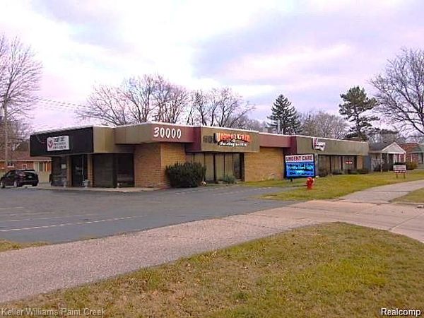 30000 ORCHARD LAKE Road, Farmington Hills, MI 48334