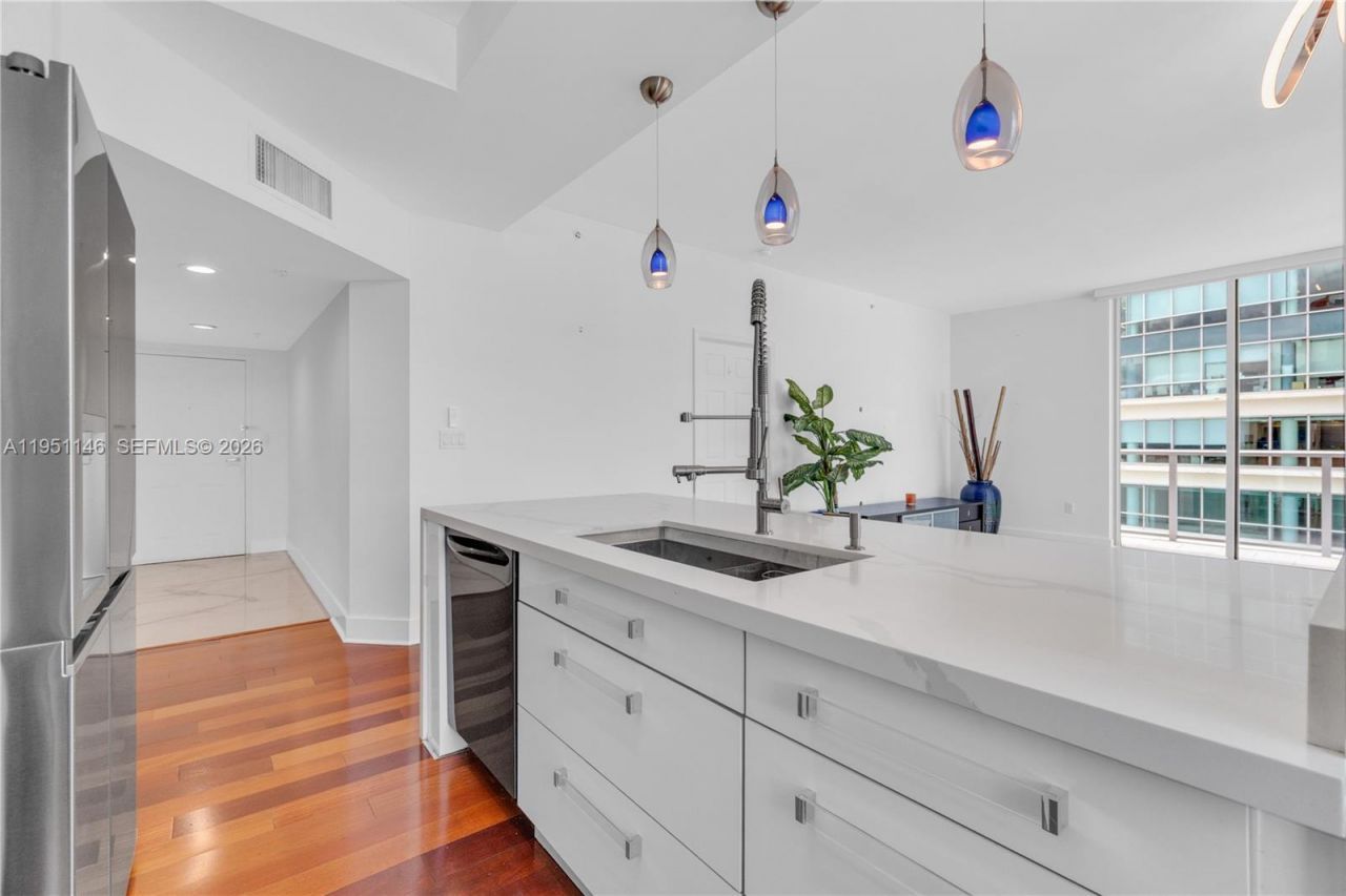 1155 Brickell Bay Dr, Unit PH102, Miami, FL 33131 Photo