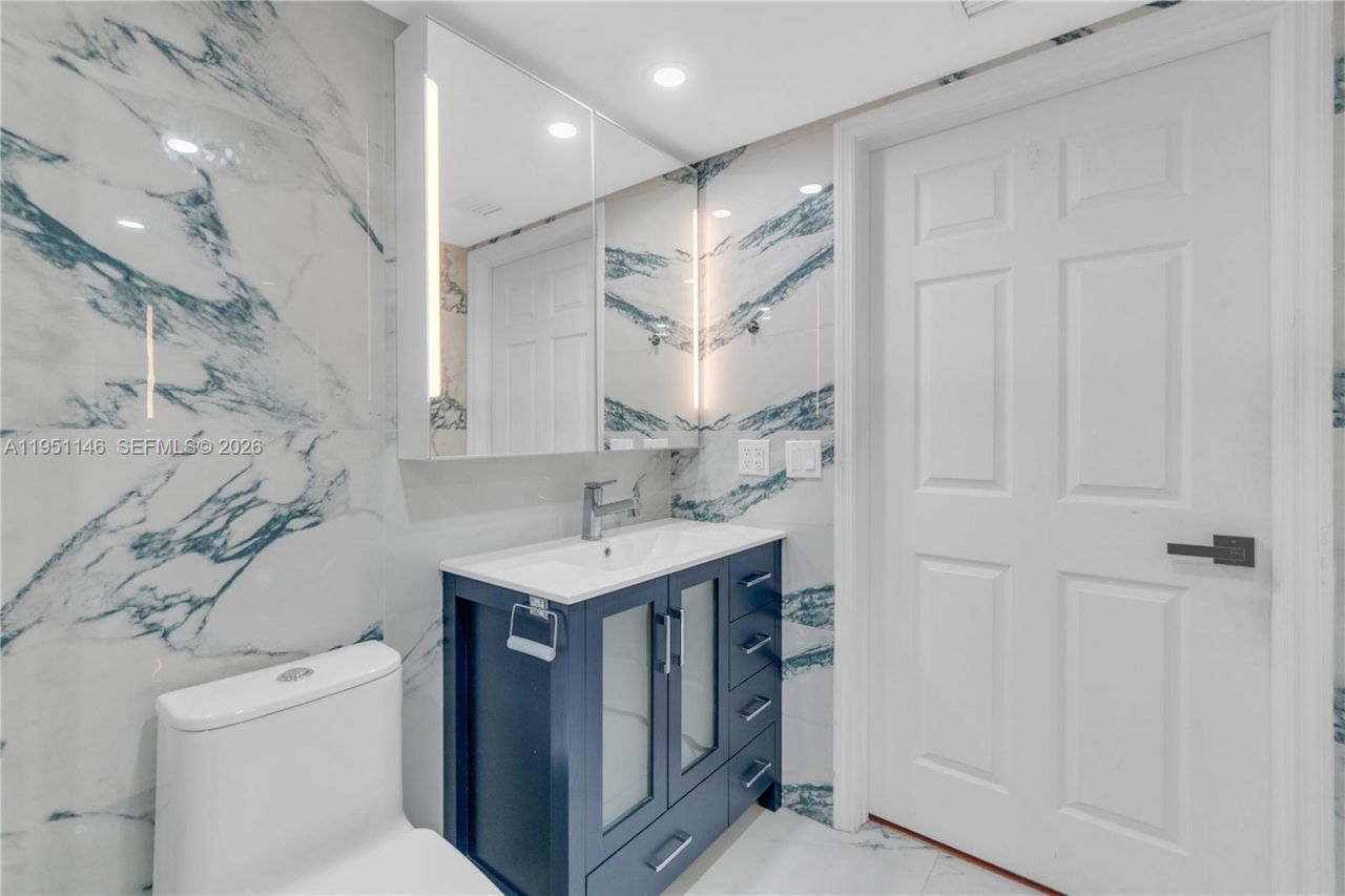 1155 Brickell Bay Dr, Unit PH102, Miami, FL 33131 Photo