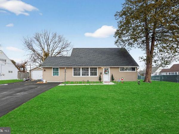 45 INDIAN CREEK ENTRY, LEVITTOWN, PA 19057