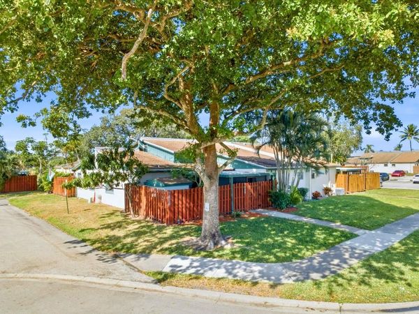 1020 Manor Drive, Unit 1-C, Palm Springs, FL 33461