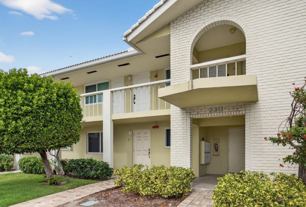 2311 NE 36th Street, Unit 1F, Lighthouse Point, FL 33064 Photo