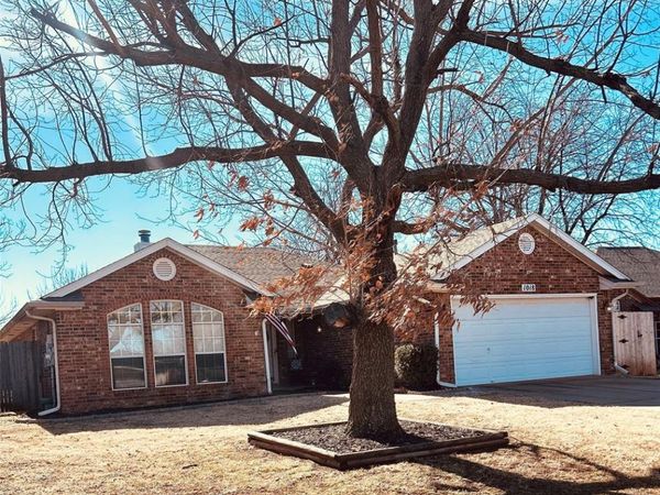 1018 Dustin Drive, Edmond, OK 73003