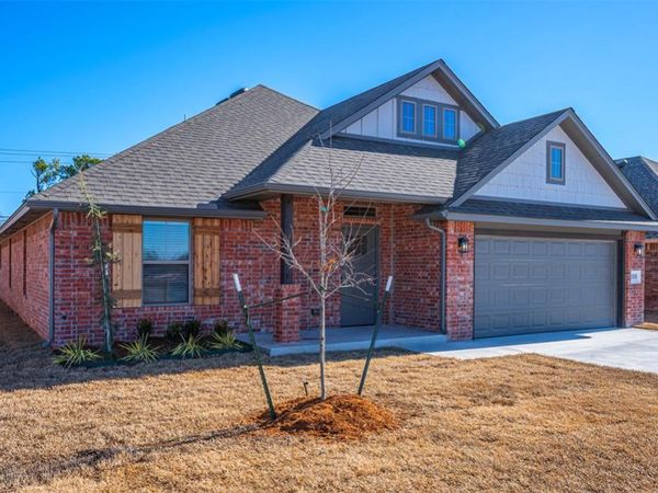 1916 Meadow Brook Road, Yukon, OK 73099