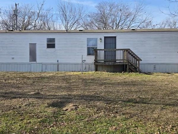 224 W 10th Street, Holdenville, OK 74848