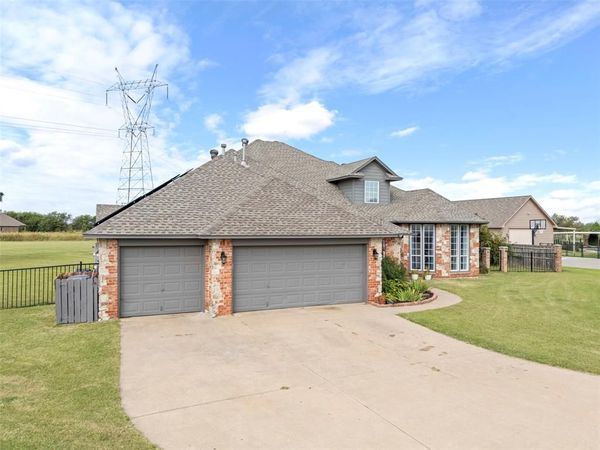 1045 Belmonte Place, Yukon, OK 73099