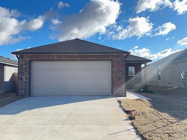 3640 Blue Avenue, Mustang, OK 73064