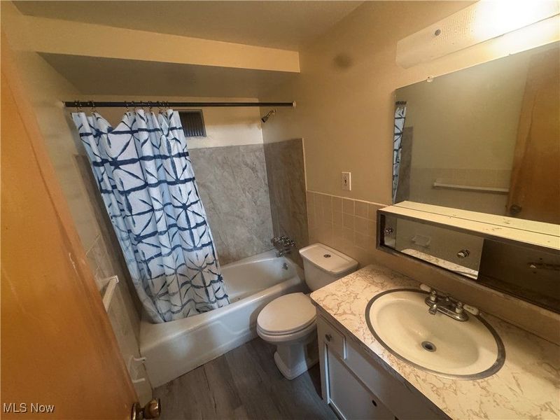 2207 Oaklawn Drive, Parma, OH 44134 Photo 12