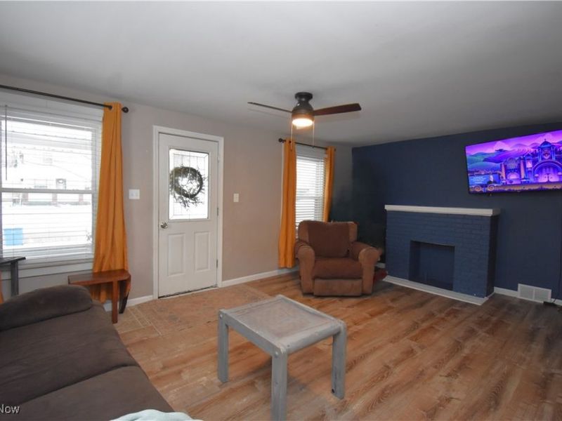 228 Stewart Street, Hubbard, OH 44425 Photo 2