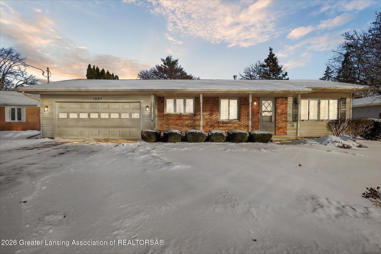 1005 S Swegles Street, Saint Johns, MI 48879 Main Photo