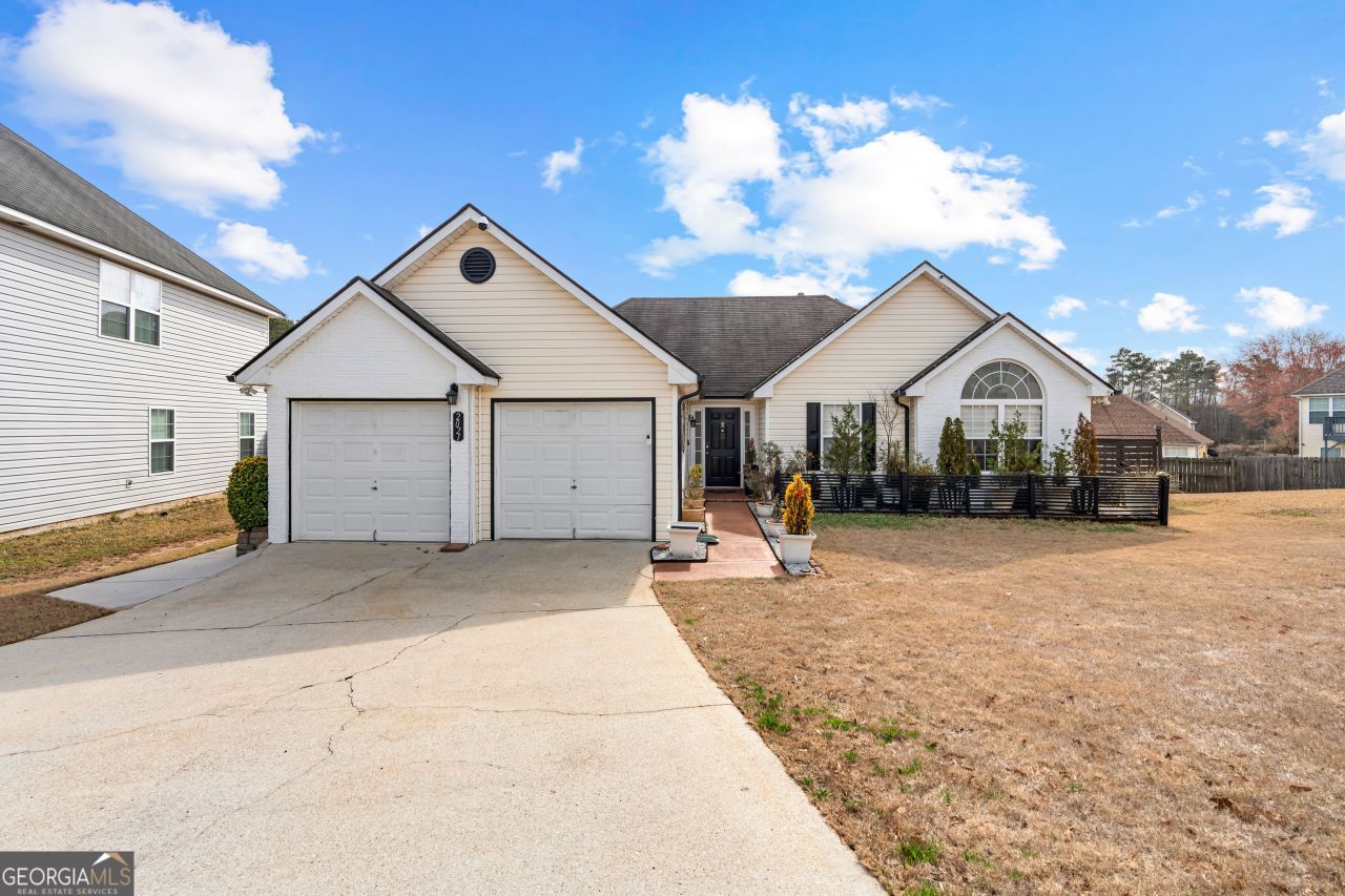 2021 Registry Drive, Hampton, GA 30228 Main Photo