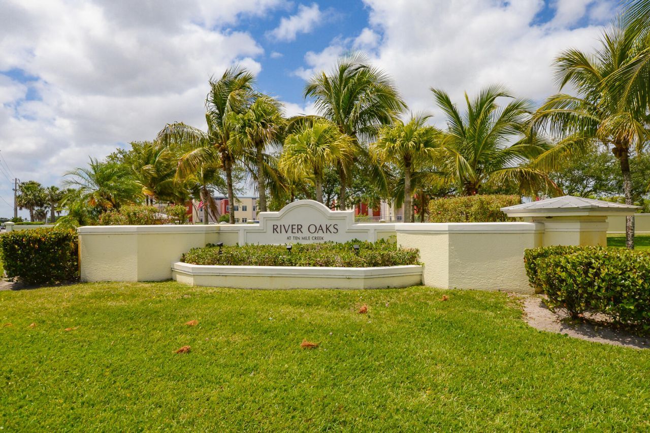 2626 Creekside Drive, Fort Pierce, FL 34981 Photo