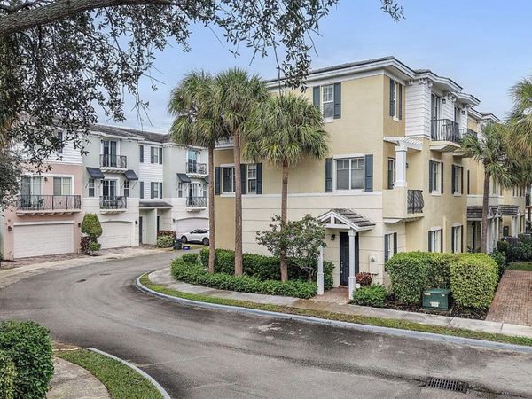 560 NW 39th Circle, Unit 560, Boca Raton, FL 33431