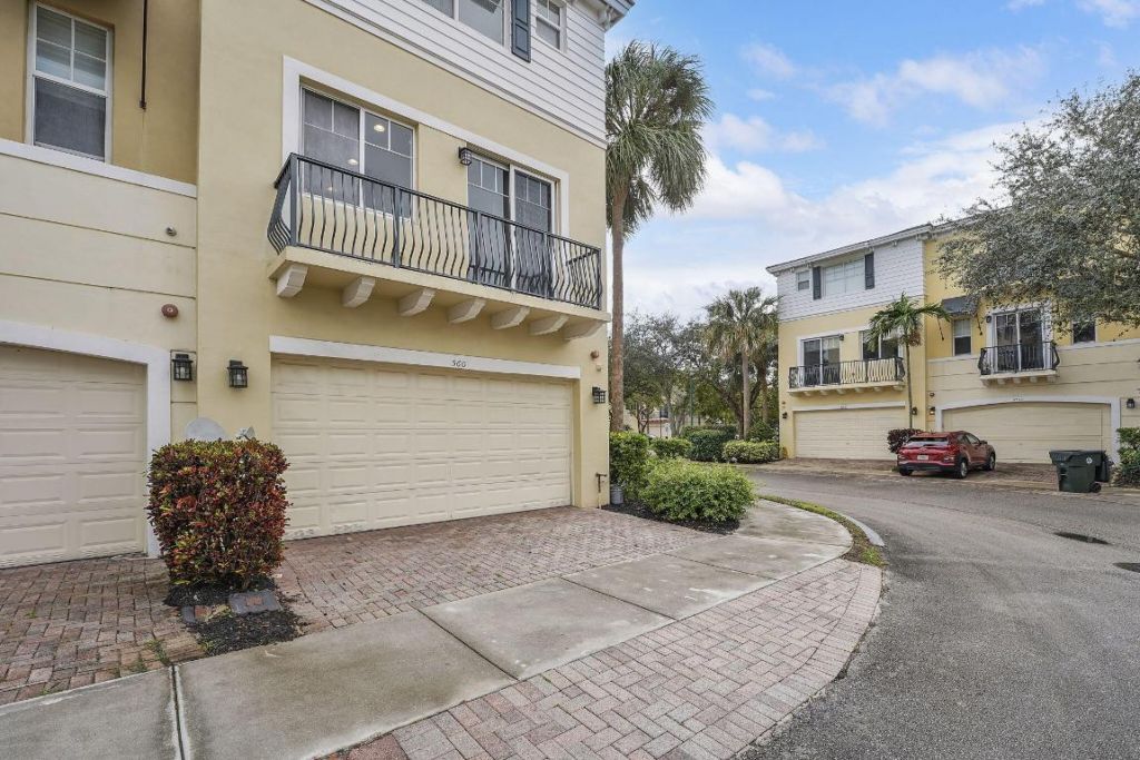 560 NW 39th Circle, Unit 560, Boca Raton, FL 33431 Photo