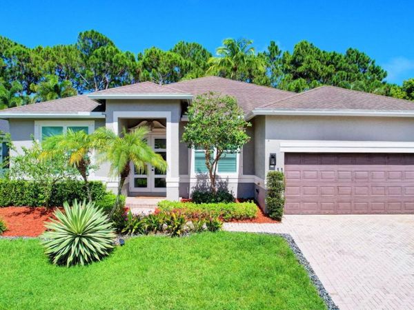 11 Lake Eden Drive, Boynton Beach, FL 33435