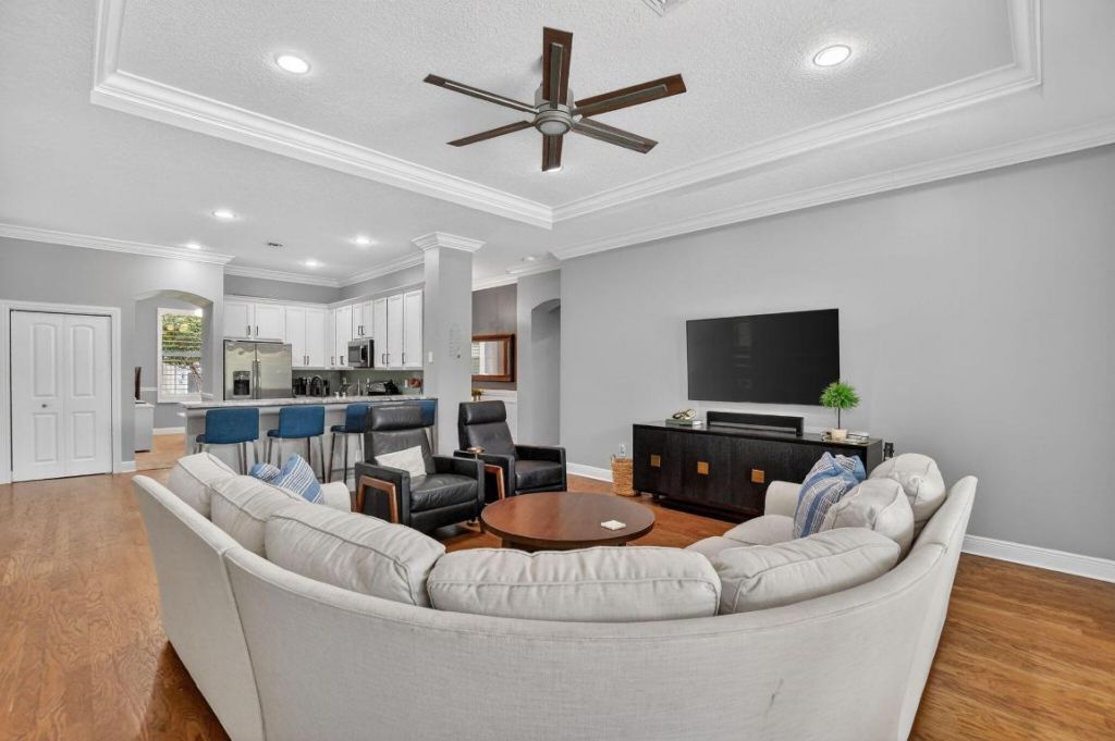 11 Lake Eden Drive, Boynton Beach, FL 33435 Photo