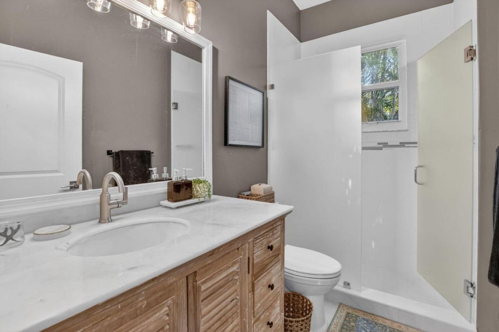 11 Lake Eden Drive, Boynton Beach, FL 33435 Photo