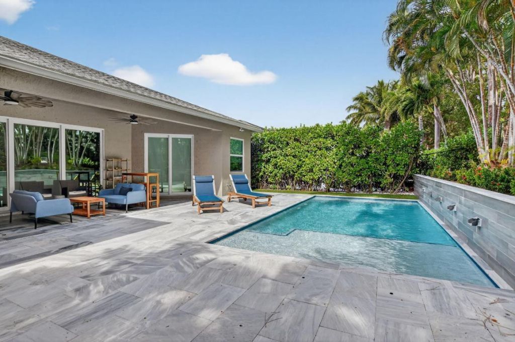 11 Lake Eden Drive, Boynton Beach, FL 33435 Photo