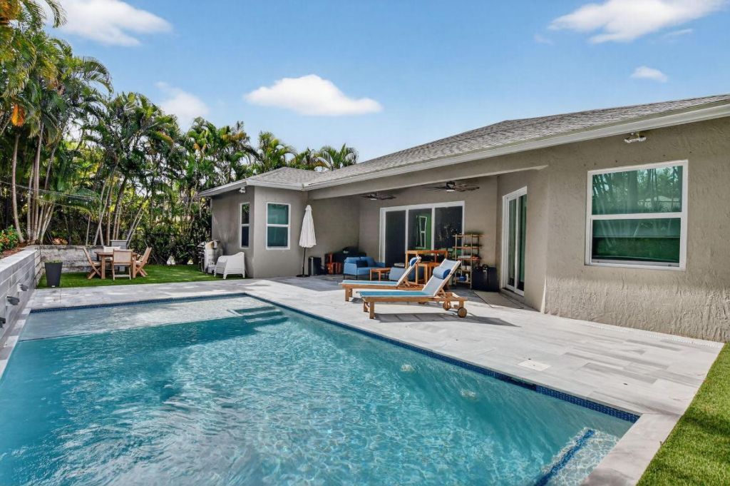 11 Lake Eden Drive, Boynton Beach, FL 33435 Photo