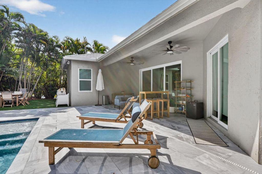 11 Lake Eden Drive, Boynton Beach, FL 33435 Photo