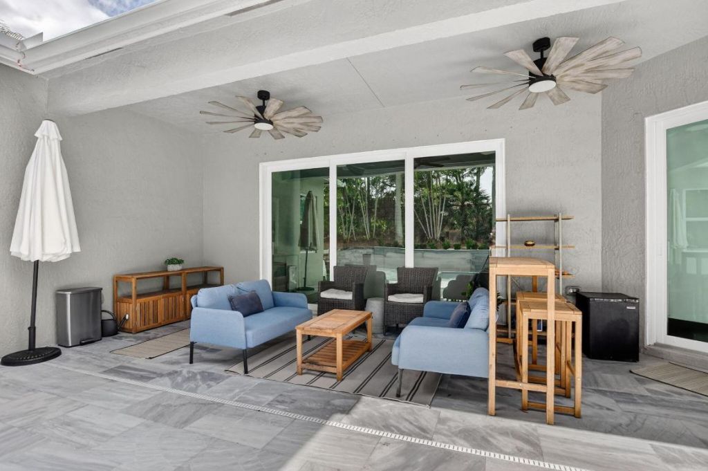 11 Lake Eden Drive, Boynton Beach, FL 33435 Photo