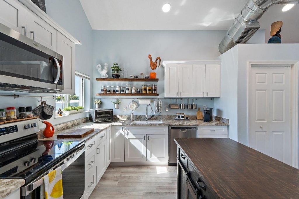 310 SE Denver Avenue, Unit 2, Stuart, FL 34994 Photo