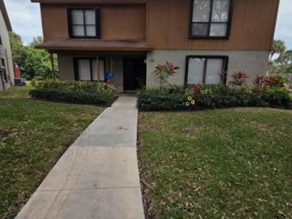 810 Sandtree Drive, Palm Beach Gardens, FL 33403