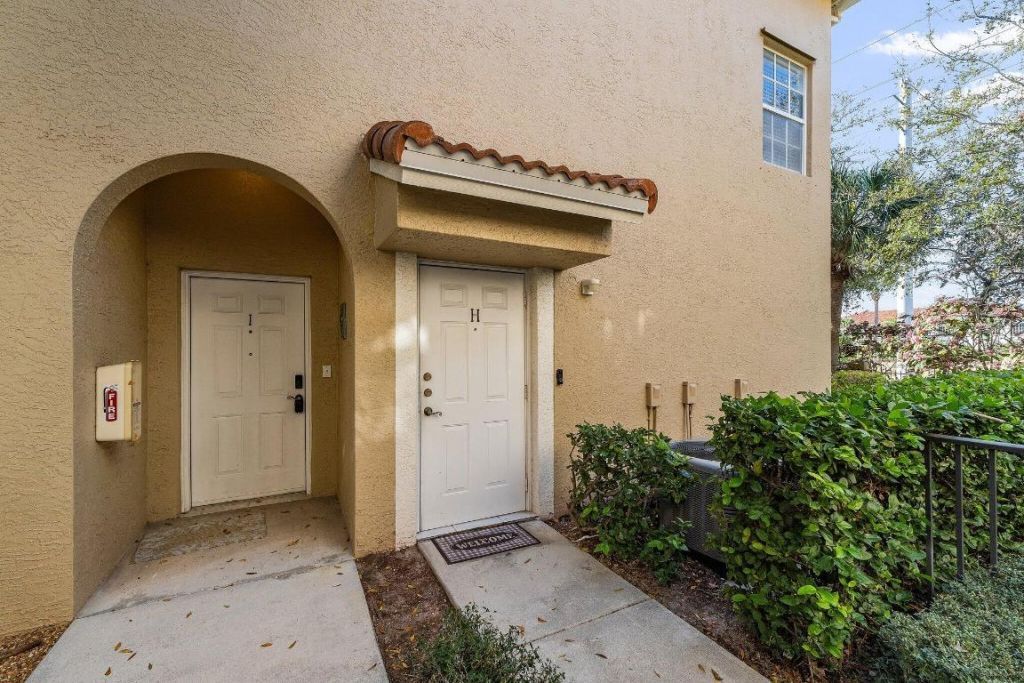 113 Lighthouse Circle, Unit H, Tequesta, FL 33469 Photo