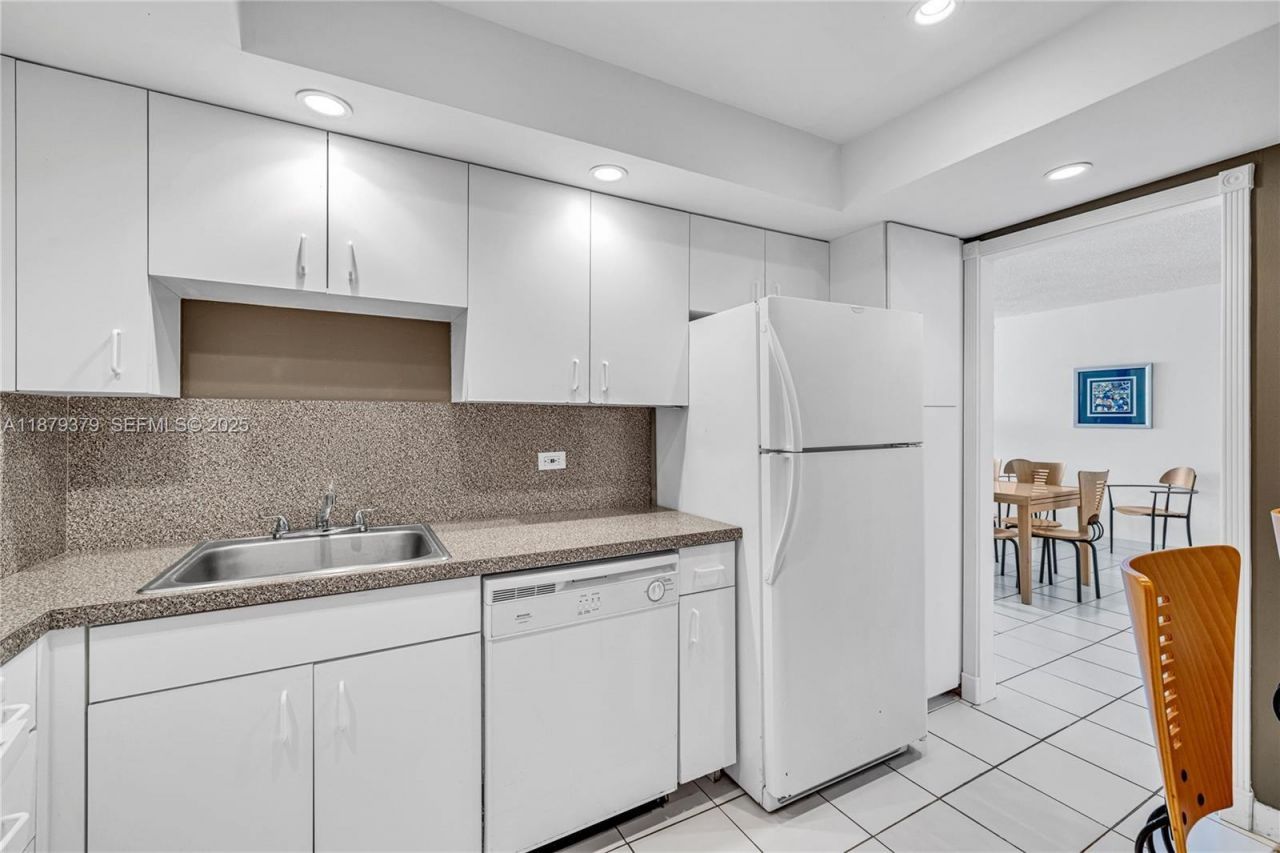 5005 Collins Avenue, Unit 616, Miami Beach, FL 33140 Photo