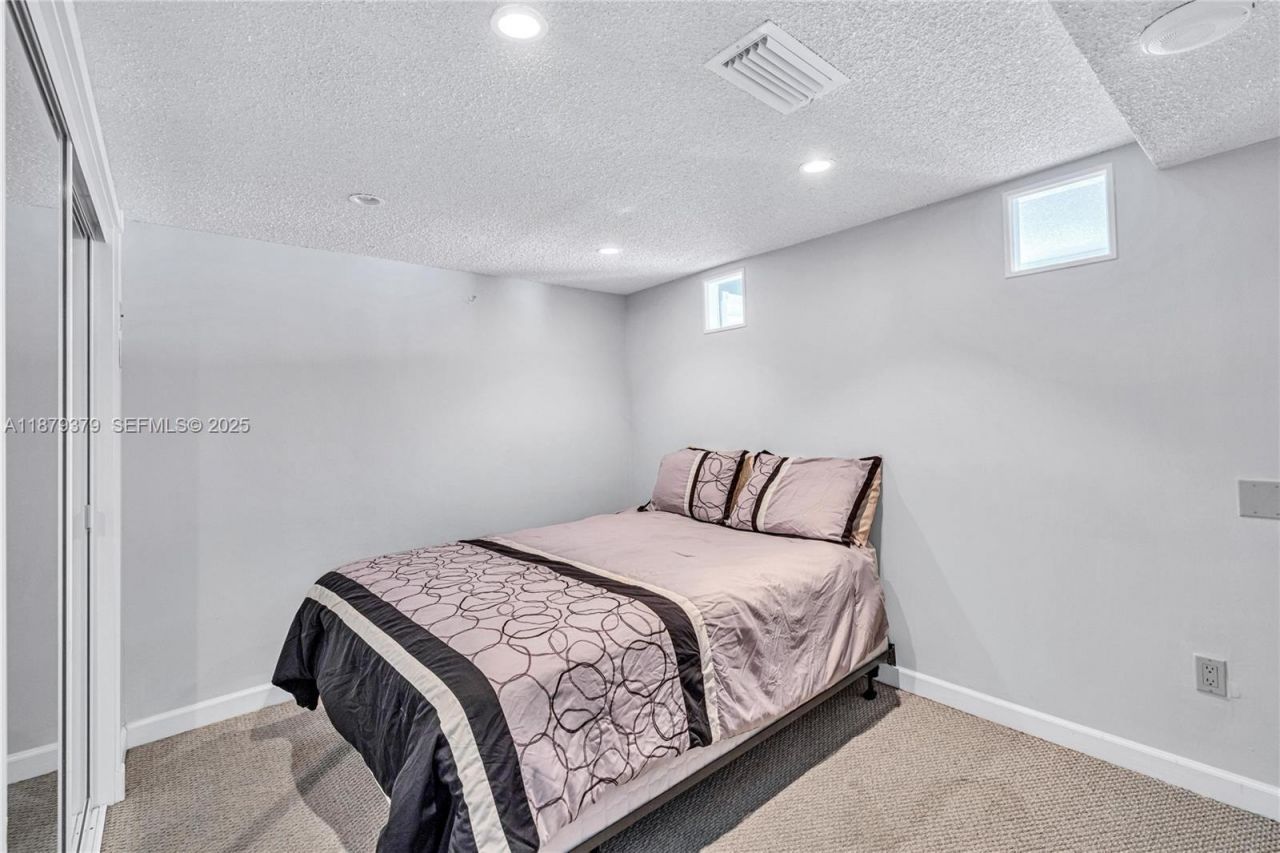 5005 Collins Avenue, Unit 616, Miami Beach, FL 33140 Photo