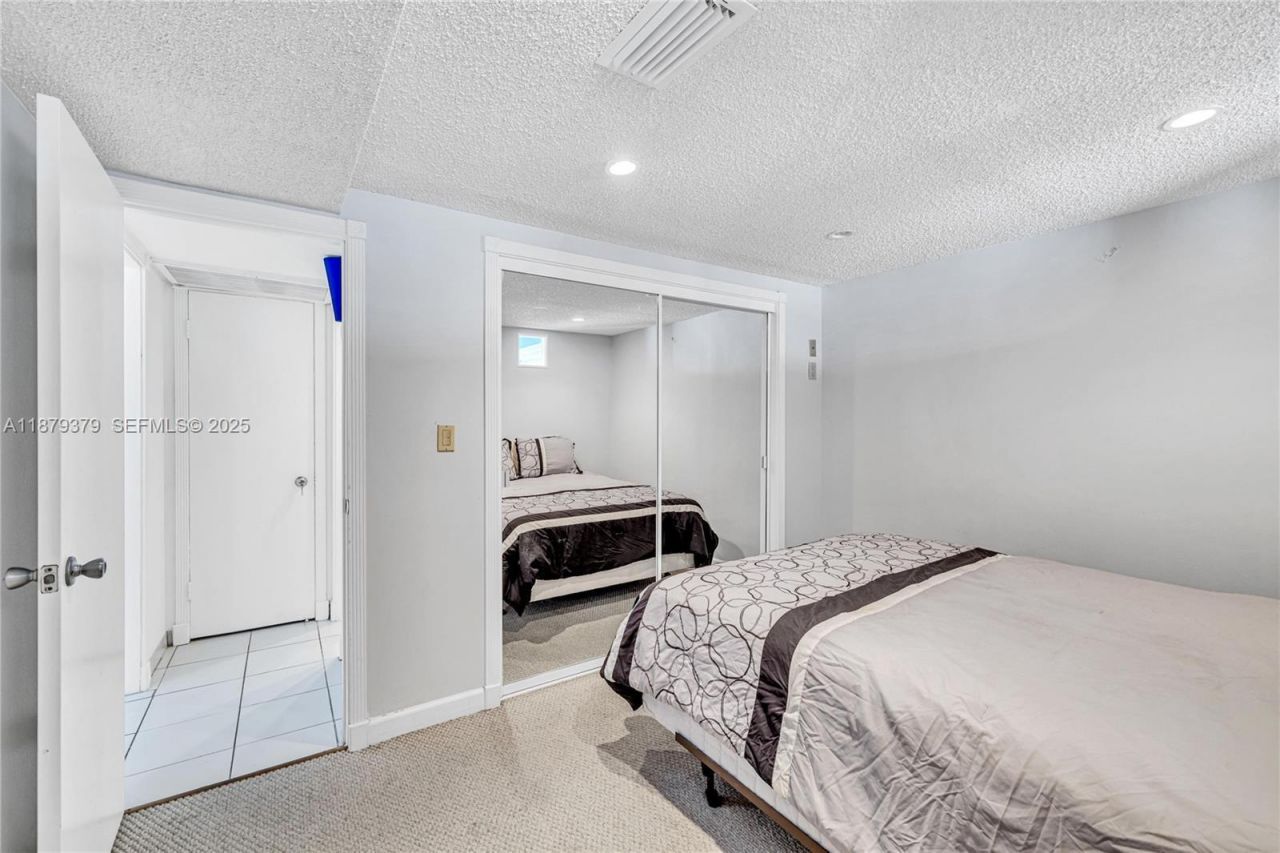 5005 Collins Avenue, Unit 616, Miami Beach, FL 33140 Photo