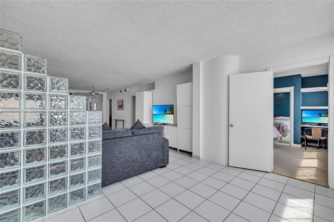 5005 Collins Avenue, Unit 616, Miami Beach, FL 33140 Photo