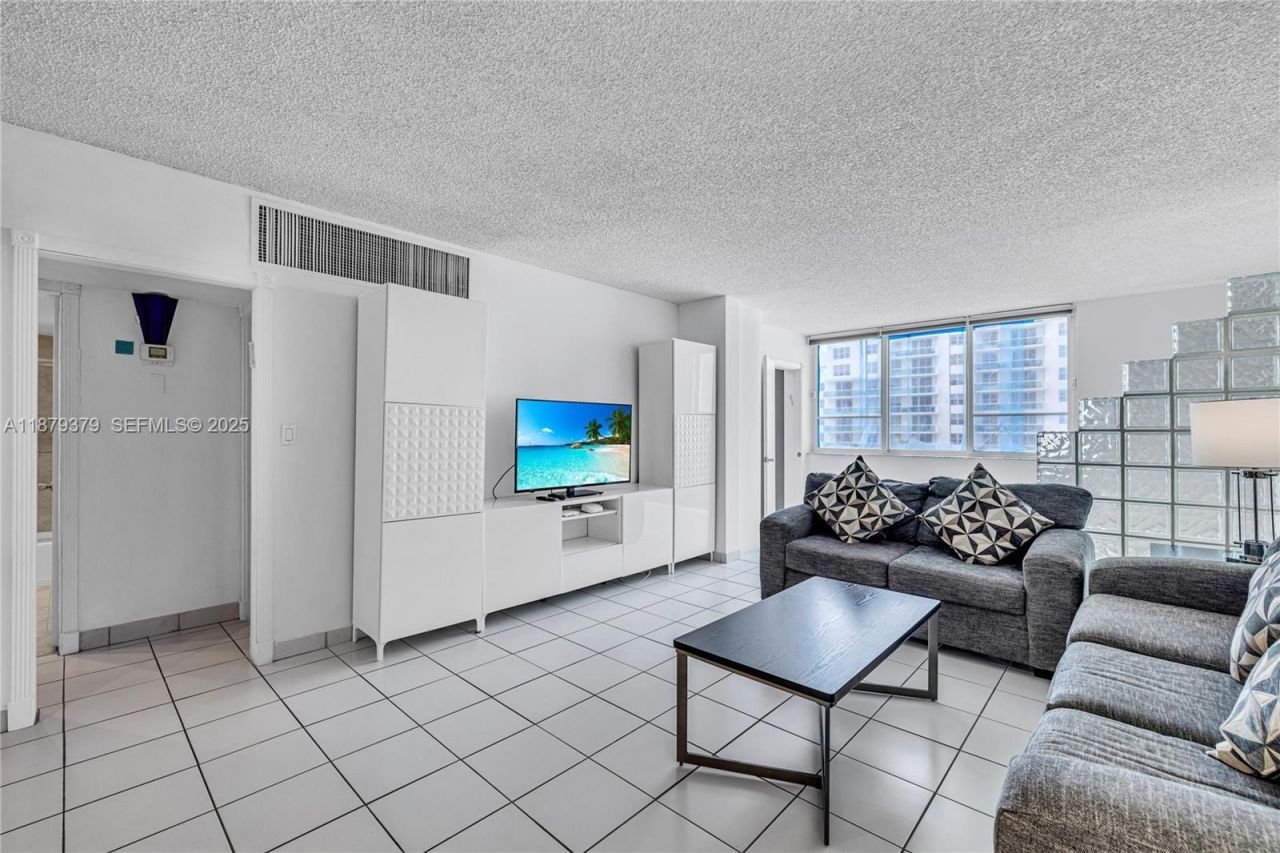 5005 Collins Avenue, Unit 616, Miami Beach, FL 33140 Photo