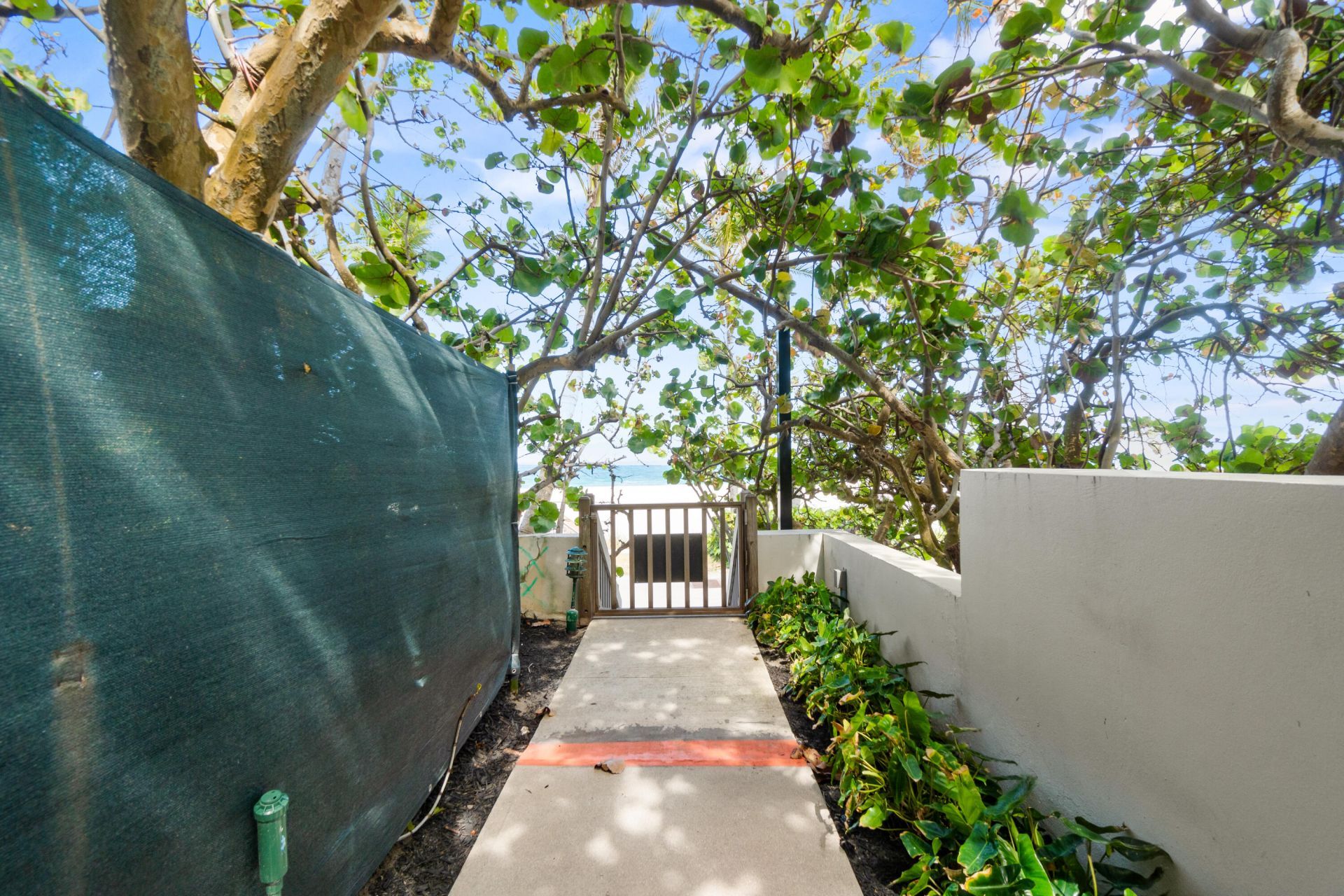 2335 S Ocean Boulevard, Unit C9, Palm Beach, FL 33480 Photo