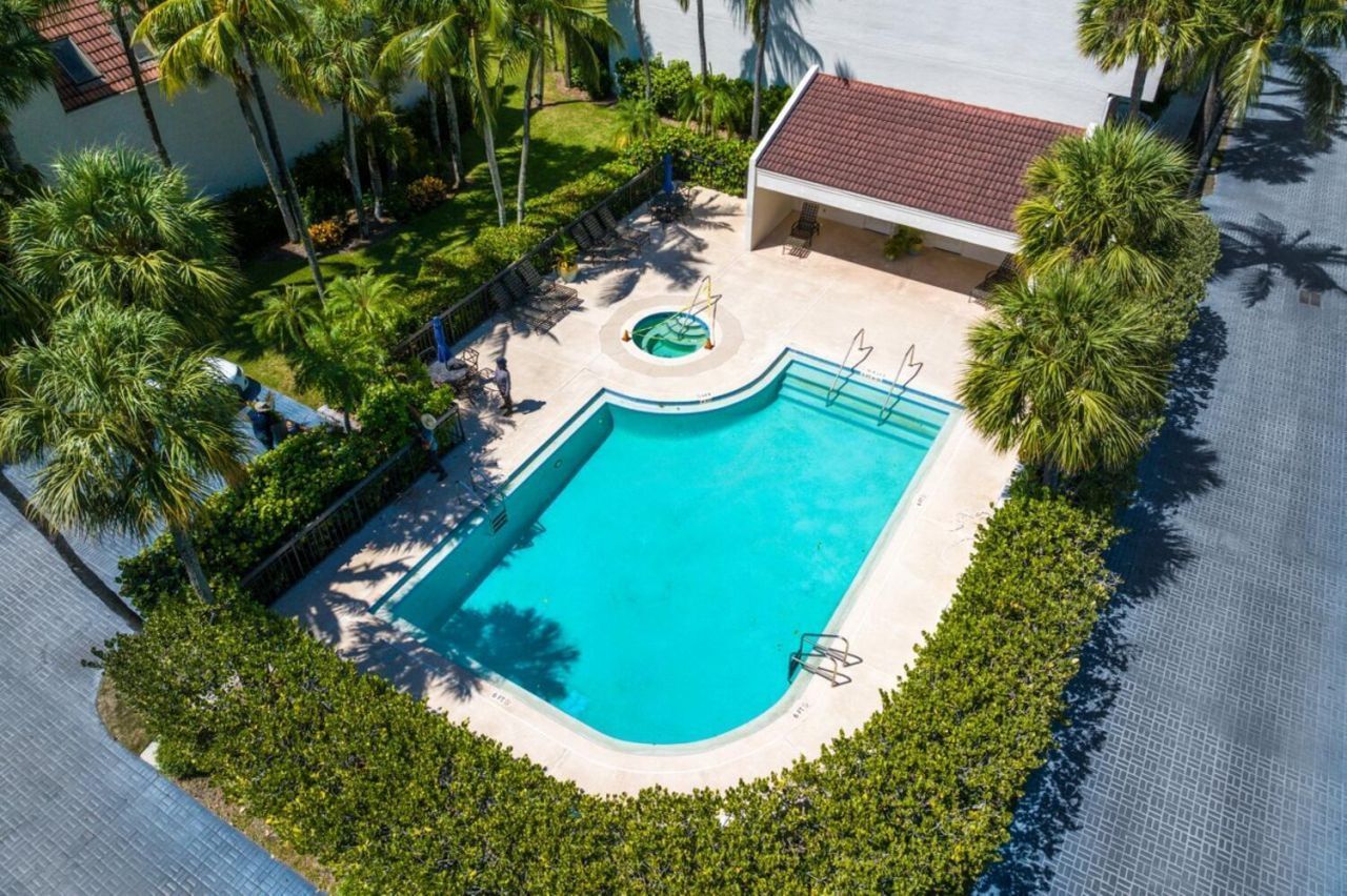 2335 S Ocean Boulevard, Unit C9, Palm Beach, FL 33480 Photo