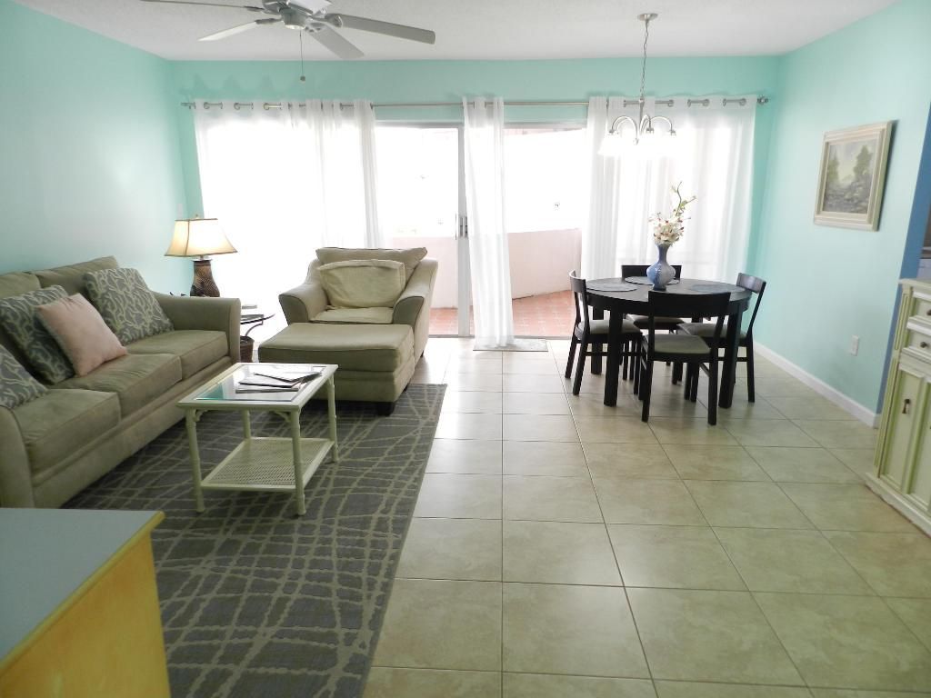 6 Greenway N, Unit 202, Royal Palm Beach, FL 33411 Photo