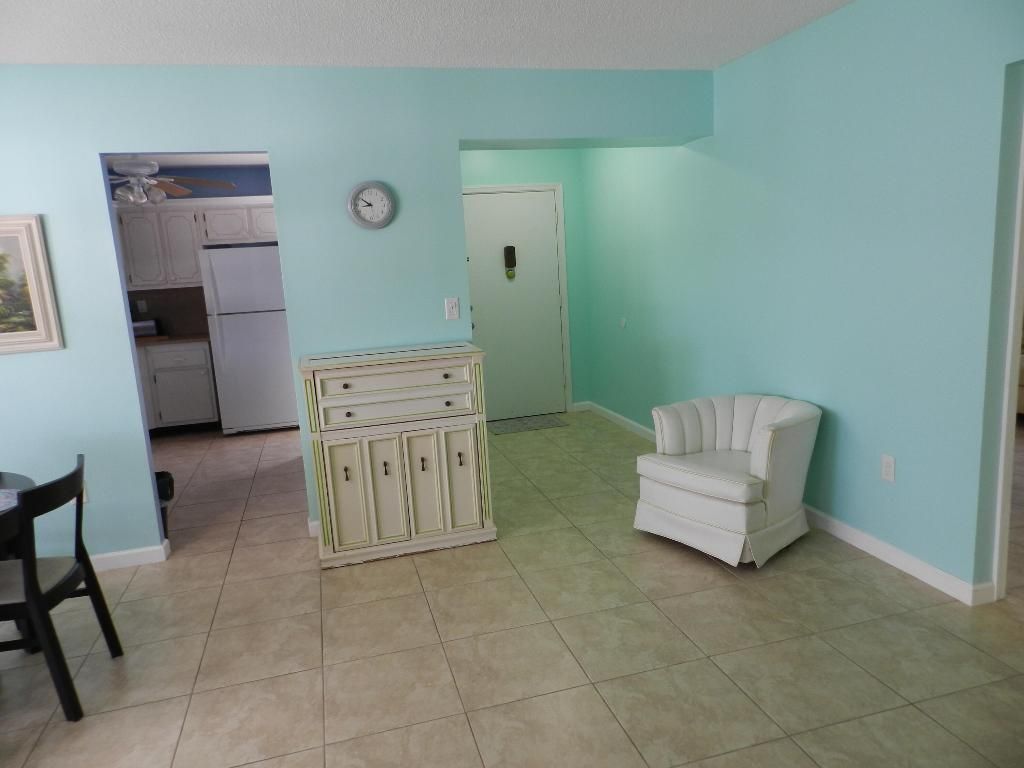 6 Greenway N, Unit 202, Royal Palm Beach, FL 33411 Photo