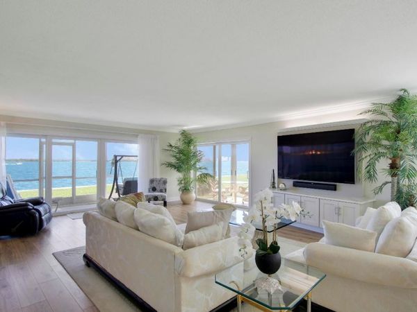 60 Yacht Club Drive, Unit 101, North Palm Beach, FL 33408